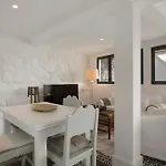 The Village Loft 木屋